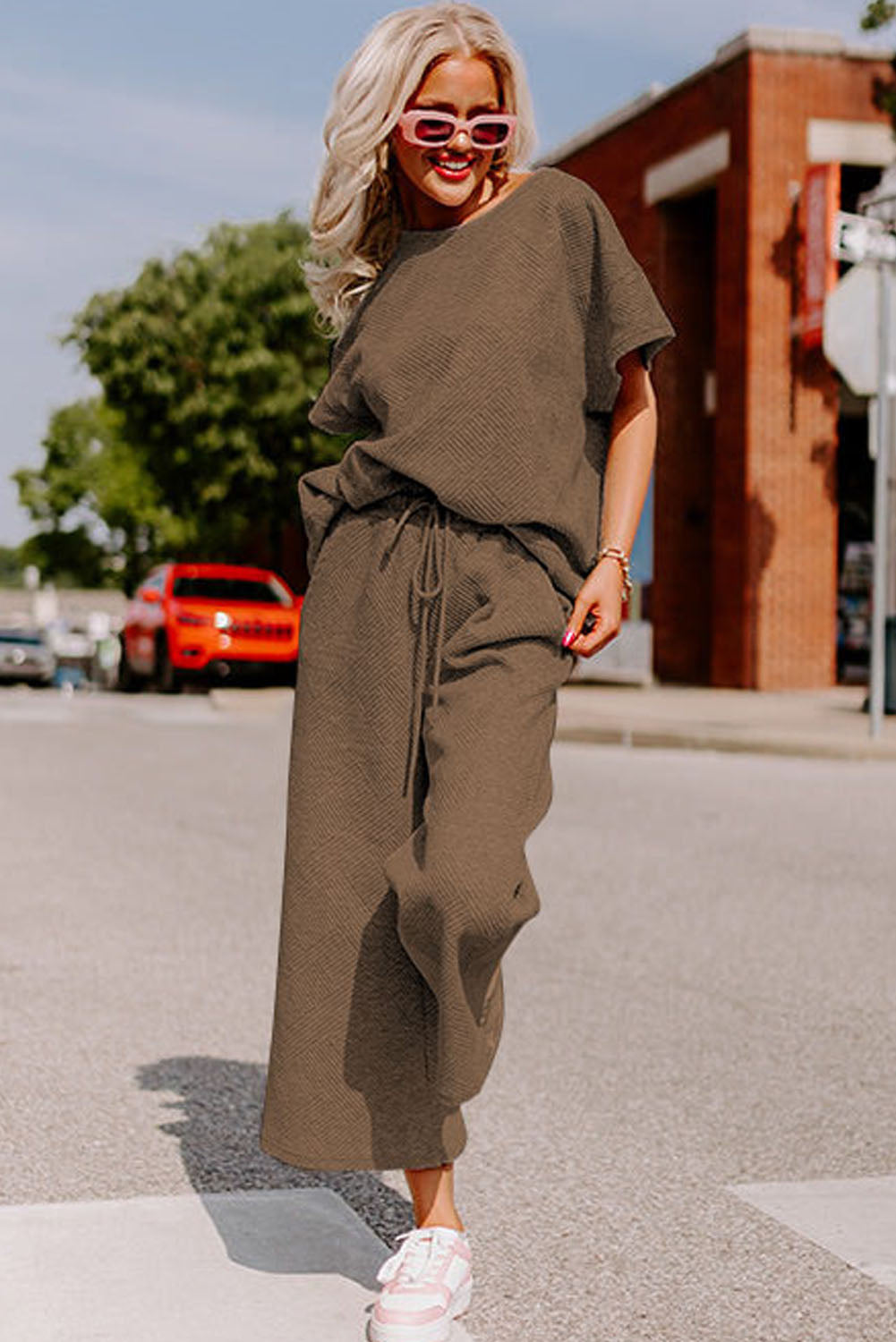 Brown Textured Loose Fit T-Shirt and Drawstring Pants Set