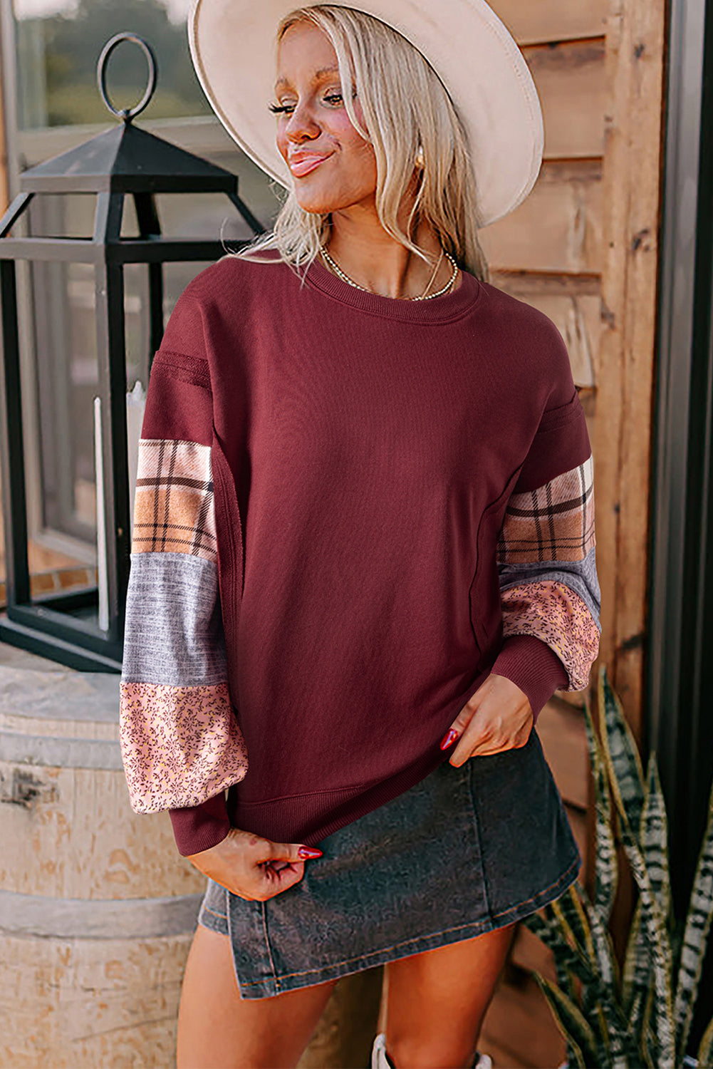Plaid Patchwork Sleeve Raw Seam Sweatshirt