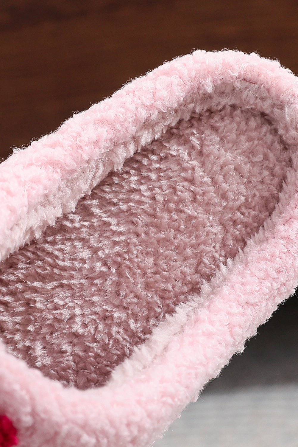Pink XOXO Letter Graphic Plush Slippers