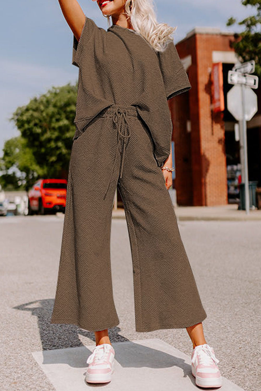 Brown Textured Loose Fit T-Shirt and Drawstring Pants Set